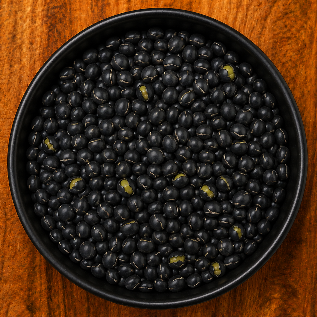 Black Soybeans with Green Kernel Whole (Glycine Max)